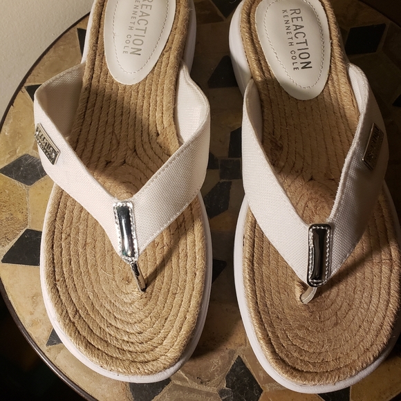 Sandals | Women Kenneth Cole Ready Canvas Thong Sandal White - Picture 2 of 9